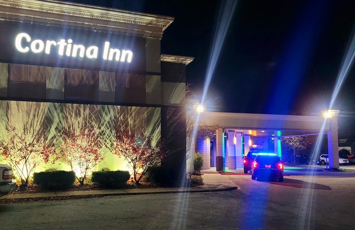 Cortina Inn